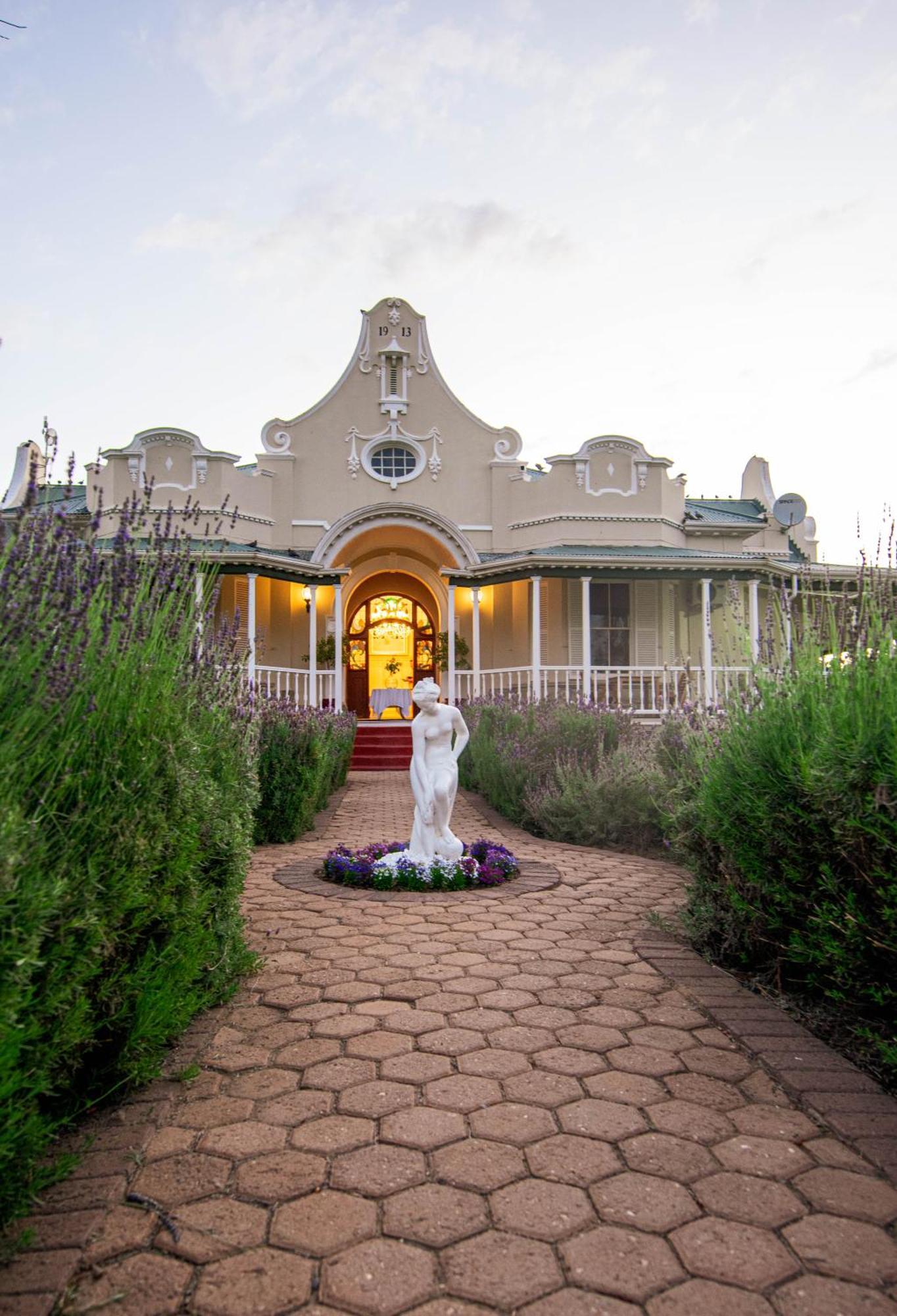 Bakenskraal Ostrich Palace Oudtshoorn Exterior photo